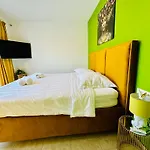 New Exclusive Horizon With Garden, Hot Tub And Private Pool Near The Sea Poreč