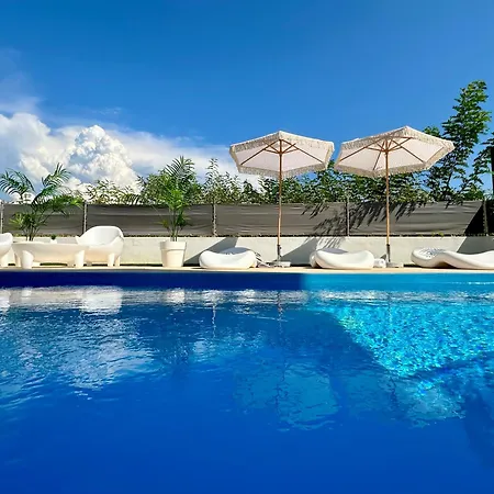 Daire New Exclusive Horizon With Garden, Hot Tub And Private Pool Near The Sea