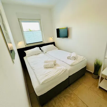 New Exclusive Horizon With Garden, Hot Tub And Private Pool Near The Sea Apartman