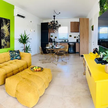 New Exclusive With Garden And Private Pool Near The Sea Apartman *