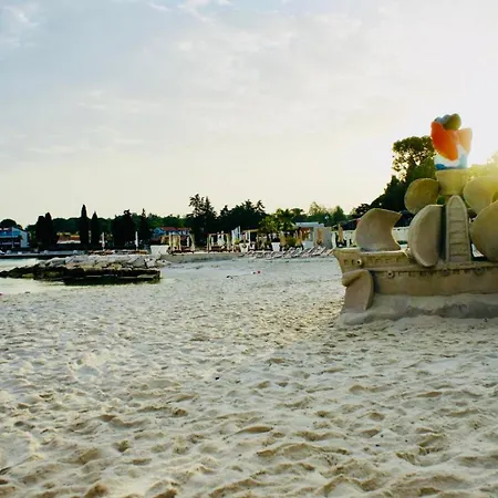 New Exclusive Horizon With Garden, Hot Tub And Private Pool Near The Sea * Poreč