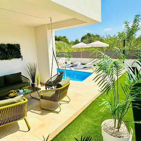 Apartamento New Exclusive Horizon With Garden, Hot Tub And Private Pool Near The Sea *