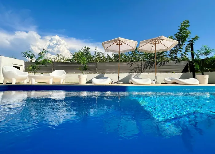 公寓 New Exclusive Horizon With Garden, Hot Tub And Private Pool Near The Sea