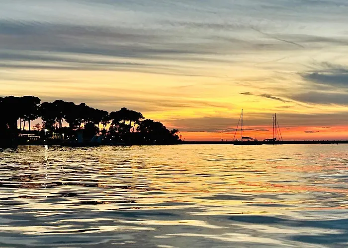 New Exclusive Horizon With Garden, Hot Tub And Private Pool Near The Sea * Poreč