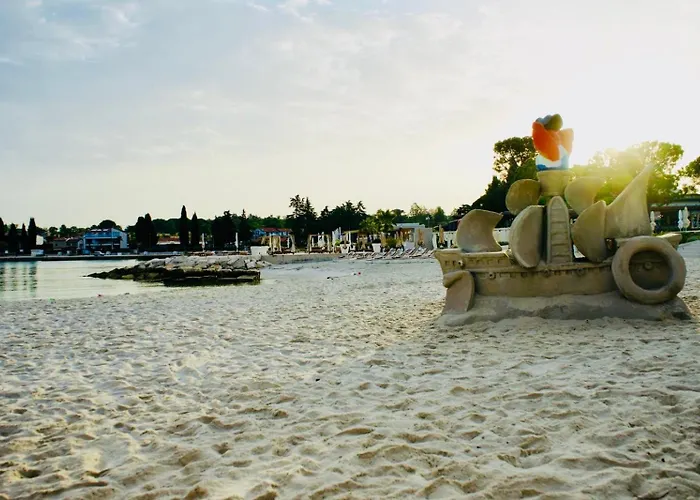 New Exclusive Horizon With Garden, Hot Tub And Private Pool Near The Sea * Poreč