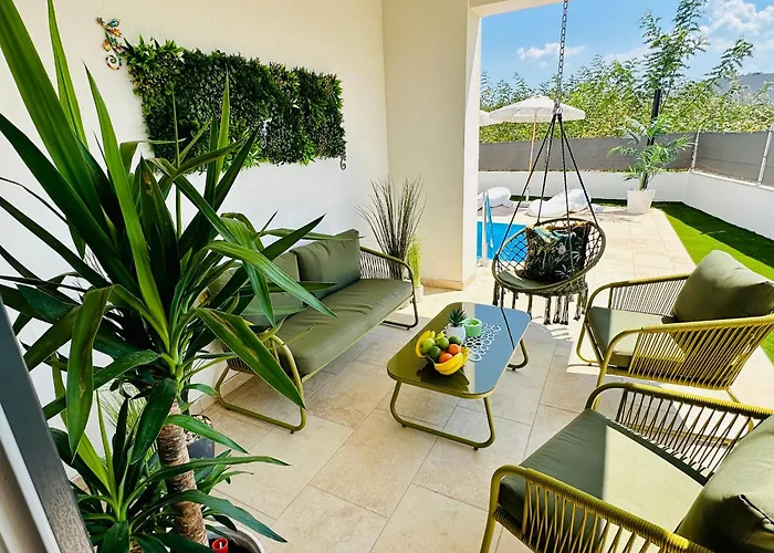 New Exclusive Horizon With Garden, Hot Tub And Private Pool Near The Sea Appartement *