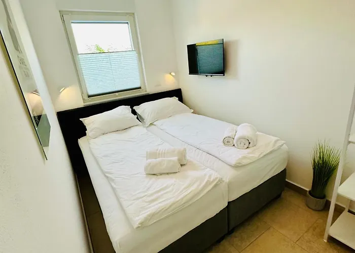 New Exclusive Horizon With Garden, Hot Tub And Private Pool Near The Sea Apartment