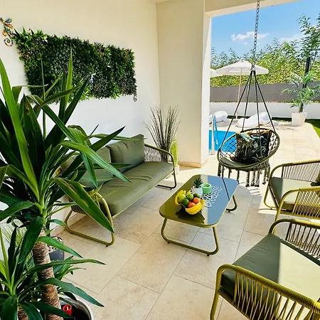 New Exclusive Horizon With Garden, Hot Tub And Private Pool Near The Sea Daire *