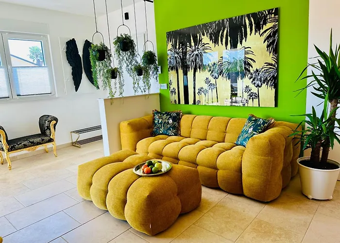 Daire New Exclusive Horizon With Garden, Hot Tub And Private Pool Near The Sea Poreč